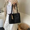 Bolsa Grande Capacidade Transfronteiriça Feminina 2025 Nova High-End Retro Ombro Outono e Inverno Versátil Bolsa de Ombro Feminina