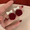 Pendientes de botón Red Velvet Rose, pendientes de lazo y flor para mujer, clip para la oreja de terciopelo dulce y elegante, sin perforaciones