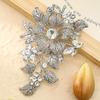 Broche de rosa oco de diamante vintage de alta qualidade de luz de luxo de nicho flor Corsage Roupa antiga Pin