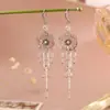 Brincos Longos com Franjas de Cristal Estilo Étnico Luxo Leve High-End Design Boêmio Senso de Design Gancho de Orelha Fashion