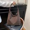 Bolsa Tote Grande Retro Fosca Super Popular Transfronteiriça para Mulheres, Nova Moda Versátil Bolsa de Ombro, Bolsa de Mão, Bolsa de Ombro
