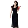 Vestido Preto Quadrado Elegante Estilo Hepburn Modelo Novo Verão 2026 Elegante Malha na Cintura Ajustável Vestido Longo Moda Feminina