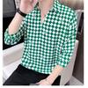 Camisa de verano con mangas de siete puntos para hombre, moderna, informal, ajustada, a cuadros, con rayas verticales, de seda helada