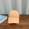 Boné de Beisebol Fashion Versátil de Secagem Rápida Estilo Coreano com Bordado de Letras para Mulheres e Homens, Novo Chapéu de Sol para Uso Externo na Primavera e Verão