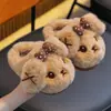 Chinelos de Algodão Infantis para o Inverno, Novo 2026 Fofo com Calcanhar Fechado Peludos Sapatos de Algodão para Casa para Meninos