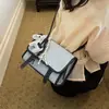 Bolsa Quadrada Pequena de Novo Estilo com um Ar de Comute, Versátil para o Verão, Bolsa de Ombro em Jeans para Mulheres, Estilo Coreano, Design de Nicho