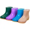 Botas de chuva femininas impermeáveis e antiderrapantes, modelos de cano médio e alto, sapatos de borracha para adultos, adequados para cozinha, com forro de algodão adicionado para aquecimento, adequados para trabalho e como meias-botas