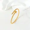 Europeu e Americano Mais Vendido Simples Personalidade Aço Titânio Unha Pulseira Anel Conjunto Colorfast Moderno Versátil Personalidade Pulseira