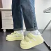 Novedad Primavera/Verano 2026 Estilo Extranjero Velcro Suela Gruesa Aumentador de Altura Tenis Blancos para Mujer con Puntera de Concha, Zapatos Deportivos Casuales Versátiles