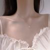 Collar de trébol con colgante de diamantes para mujer, transmisión en vivo en línea, diseño de nicho popular, collar de hierba de la suerte de moda, joyería al por mayor