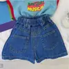 Conjunto de Roupa Infantil Coreana para Meninas com Colete Listrado 2026 Novo Estiloso Versátil Shorts Conjunto de Moda Verão para Meninas