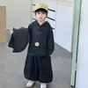 Conjunto de Tres Piezas para Niños Primavera y Otoño 2026 Nuevo Otoño Estilo Coreano Sudadera de Manga Larga Infantil Ropa Elegante para Bebé