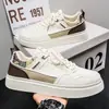 Sapatos Masculinos 2026 Novo Verão Tendência Versátil Esportivo Casual Tênis Masculino Solado Macio Branco Sapatos da Moda Calçados Masculinos