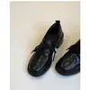 Zapatos Individuales de Tacón Grueso Cerrados Estilo Retro Británico para Mujer 2026 Nuevos Mocasines con Cordones Suela Gruesa Tacón Medio Punta Redonda Zapatos Pequeños de Cuero