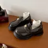 Zapatos de cuero gruesos de tacón grueso estilo francés JK para mujer, nuevo modelo de verano 2026, que aumentan la altura, versátiles, mocasines retro de suela blanda