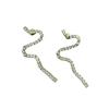 Pendientes con incrustaciones de diamantes tridimensionales, estilo japonés y coreano, con cara modificada, diseño de nicho femenino, pendientes personalizados irregulares de red roja.