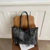 Bolso tote nuevo retro con estampado de leopardo 2026, bolso de hombro de gran capacidad, estilo europeo y americano, bolso de mano simple y casual para ir al trabajo