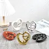 Adorno de Cerámica Moderno Minimalista con Forma de Corazón Hueco, Decoración de Mesa para Sala de Estar Estilo Lujo Ligero, Regalo para San Valentín/Boda