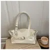 Bolsa de Ombro Feminina Grande Capacidade Couro Oleado Retrô 2025 Nova Outono/Inverno Casual Cor Sólida Plissada para o Trabalho