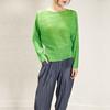 Blusa Miyake Manga Longa Irregular Feminina Design Primavera e Outono 2025 Cor Sólida Solta Casual Mais Fácil de Combinar Camiseta Manga Morcego
