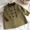 Abrigo de Lana Verde Retro con Cuello de Muñeca Nuevo Otoño e Invierno 2026 Estilo Coreano para Niñas, Abrigo de Lana Elegante de Longitud Media para Niños