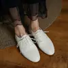 Zapatos blancos de piel de oveja suave para mujer, zapatos planos, nuevo modelo de otoño, piel genuina por dentro y por fuera, punta redonda, con cordones, estilo coreano, zapatos de confort bajo