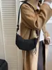 Bolso Croissant de Nicho Nuevo para Invierno 2025 para Mujer, Lindo y Casual, Bolso Cruzado Simple Tipo Dumpling para el Viaje Diario y Almacenamiento del Teléfono