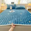 Funda de Colchón Espesa de Terciopelo de Leche Dormitorio de Estudiante Individual Cojín Suave Adicional Alfombrilla Especial para Dormir Protector de Cama