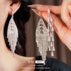 Pendientes de Borla Triangular con Diamantes Incrustados de Aguja Plateada Lujo Accesible Pendientes Exquisitos de Gama Alta Diseño de Nicho Pendientes Exagerados para Mujer