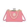 Bolsa Quadrada Pequena de Pérolas da Moda Europeia e Americana Transfronteiriça, com Toque de Alto Padrão, Bolsa de Mão Retro de Luxo Leve, Bolsa de Festa