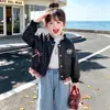 Chaqueta de Cuero con Cuello de Encaje Estilo Coreano para Niñas Estilo Primavera y Otoño 2026 Nuevo Top Moderno Chic para Niñas Pequeñas Tendencia