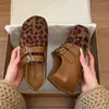Zapatos Birkenstock de Suela Blanda Retro para Mujer 2026 Otoño Correa de Doble Hebilla Zapatos Mary Jane Punta Redonda Corte Bajo Bloque de Color Moda Zapatos Planos para Mujer