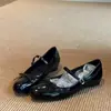Sapatos rasos estilo francês com laço e bico redondo para mulheres, sapatos Mary Jane de corte baixo com fivela e salto baixo.