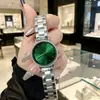 Nuevo Modelo Reloj de Cuarzo para Mujer Dos Manecillas Esfera Redonda Pequeña de 28 mm Correa de Acero Inoxidable Cierre Mariposa Fabricante Venta al por Mayor