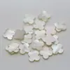 Concha Blanca Natural Trébol piedra desnuda diy flor de cuatro hojas colgante pulsera accesorios trébol de cuatro hojas concha de mariposa