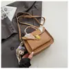 Nuevo Bolso Pequeño para Mujer 2026 Bolso Cruzado de Moda Bolso Versátil de Verano para Viajar con Patrón de Lichi para Labial