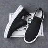 Zapatos Auténticos para Hombre 2026 Verano Nuevo Modelo Transpirables Malla Fly-Knit Slip-On Antideslizantes Resistentes al Desgaste Muy Recomendados Estilo Delgado