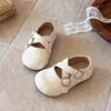 Zapatos Mary Jane de Princesa para Niñas 2026 Otoño/Invierno Nuevo Estilo Correa Cruzada Retro Simples de Cuero para Niños Pequeños Versión Coreana Zapatos Individuales