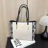 Bolso de Hombro Tipo Tote de Moda Trendy para Mujer 2025 Nuevo Estilo Transfronterizo Bloqueo de Color Elegante para el Trabajo
