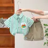 Traje de verano de manga corta para niños Nuevo de verano Cómodo para niños Moda Camisa de casa de rayas verticales Traje de manga corta Moderno