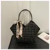 Bolso de Hombro con Asa Superior de Lona a Cuadros Retro de Gran Capacidad para Mujeres, Estilo Europeo y Americano para Viajes Diarios y Estudiantes Universitarios, Nuevo 2026
