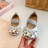 Sapatos de Princesa para Meninas Outono Novo Estilo Menina Bebê Retro Bolinhas Pequenos Sapatos de Couro Moda Infantil Bolinhas Estilo Coreano Sapatos de Uma Sola