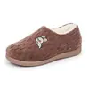 Zapatos casuales cómodos resistentes al desgaste antideslizantes sin cordones para mujer estilo mamá versátiles para interior color liso zapatos de algodón para mujer