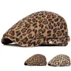 Venta al por mayor Corea del Sur 2024 nueva boina retro de ala corta con estampado de leopardo pequeño, gorra avanzada para principios de otoño, tendencia de personalidad, para mujer