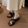 Sandalias de cuña de suela gruesa estilo francés para mujer, nuevo calzado de verano para exteriores, adecuadas para combinar con vestidos, Chanclas para vacaciones en la playa 2025