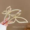 Pinza de Garra Grande Mariposa Perla para Mujeres Verano Diseño Sensación Accesorios para el Cabello Parte Posterior de la Cabeza Pinza Tiburón Pinza Superior Elegante Accesorios para el Cabello