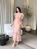 Precio Especial, Sin Devoluciones ni CambiosElegante y con Estilo~Vestido Floral de Doble Capa con Volantes en V Ajustado 88692