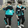 Conjunto de Primavera e Outono para Meninos, Roupa Esportiva Infantil, Novo Conjunto de Duas Peças Tendência Street Style para Meninos Primavera e Outono 2026