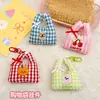 Bolsa de Compras de Tela con Colgante de Peluche de Fruta Linda Original Llavero Accesorio de Bolsa Versátil Regalo para Niñas y Mejores Amigas