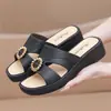 Novas Sandálias Femininas Simples com Salto Anabela para Uso Externo, Uso em Casa, Design Vazado, Sapatos Versáteis Macios e Confortáveis com Solado Grosso para Mamães